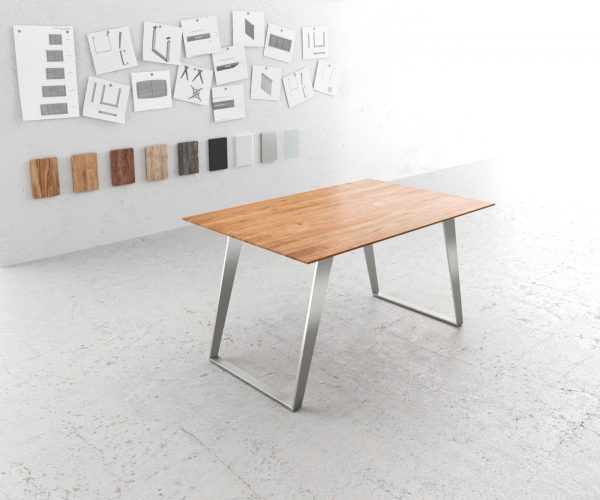 Jídelní stůl Edge 140x90 akácie přírodní nerezová ocel šikmá podnož švýcarská hrana