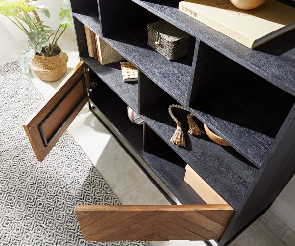 Skříň Famke 120 cm mango teak 10 přihrádek 2 dvířka - Image 5