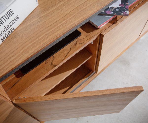 Komoda Stonegrace 175 cm akácie přírodní 4 dvířka 1 přihrádka kamenina podnož ve tvaru "V" - Image 5