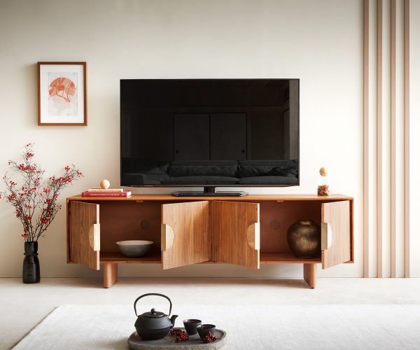 TV stolek Surimu 175 cm akácie světle hnědá 4 dvířka korkové madlo dřevěná podnož - Image 5
