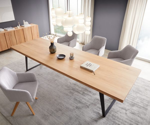 Jídelní stůl Edge 300x100 cm přírodní dub šikmá podnož kov černá - Image 4