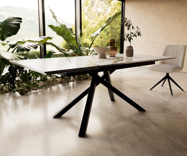 Jídelní stůl Edge 200-300x100 keramika Calacatta Luxe bílo-zlato-šedá křížová podnož hranatá černá rozkládací - Image 7