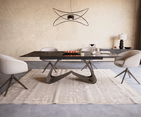 Jídelní stůl Edge 180-220x100 reliéfní sklo kouřové černé 3D design podnož ve tvaru "W" titanová rozkládací - Image 2