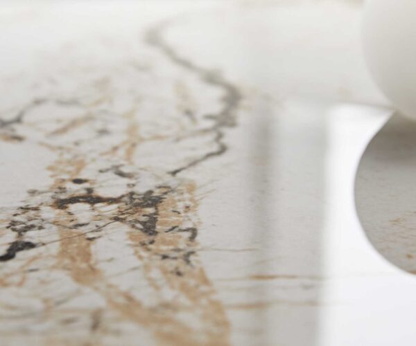 Jídelní stůl Edge 300x100cm keramika Minas Melange bílo-béžová Infinity titanová - Image 5