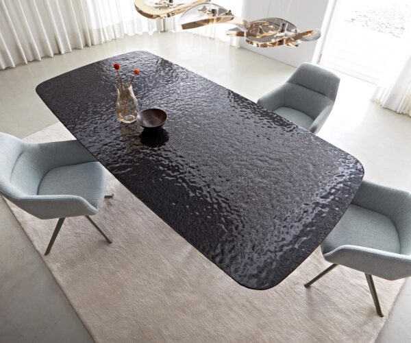 Jídelní stůl Edge oválný 240x120 reliéfní sklo kouřové černé 3D design Infinity kovová podnož titanová - Image 4