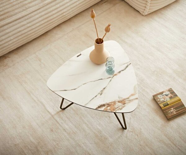 Konferenční stolek Ekrem 65x40 cm keramika Calaccatta Luxe bílo-zlato-šedá křížová podnož kulatá kov titanová úprava - Image 5