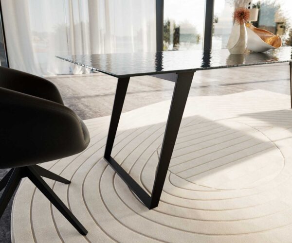 Jídelní stůl Edge 300x100 Reliéfní sklo kouřově černá 3D design kov zkosená černá - Image 6