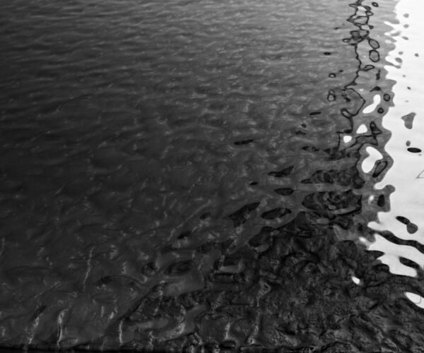 Jídelní stůl Edge 300x100 Reliéfní sklo kouřové černá 3D design nerezová ocel úzká - Image 3