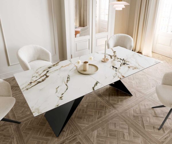 Jídelní stůl Edge 180-220x100 keramika Calacatta Luxe bílo-zlatošedá podnož ve tvaru "V" plochá ocel černá rozkládací - Image 6