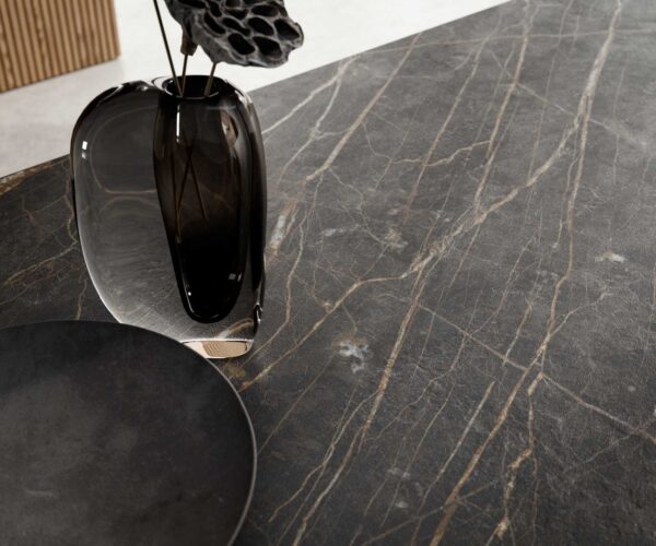Jídelní stůl Edge 200-300x100 keramika Laminam®Noir Desir hnědá křížová podnož hranatá nerezová rozkládací - Image 8