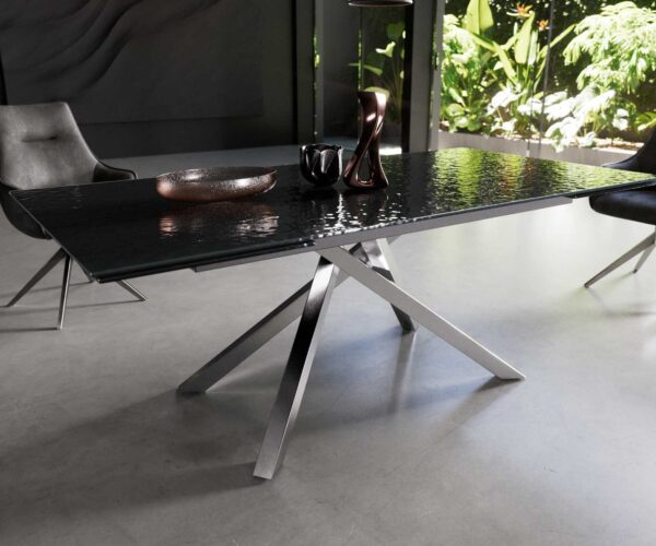 Jídelní stůl Edge 200-300x100 reliéfní sklo kouřové černé 3D design křížová podnož hranatá nerezová ocel rozkládací - Image 5