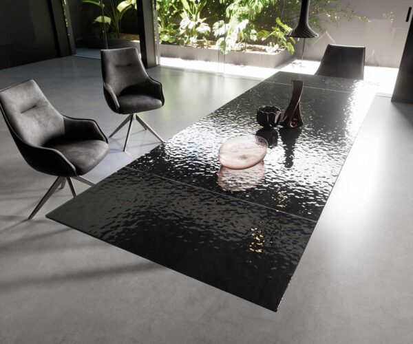 Jídelní stůl Edge 200-300x100 reliéfní sklo kouřově černá 3D design Wave nerezová ocel rozkládací - Image 6