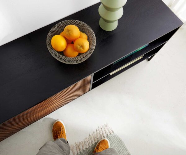 TV stolek Vaag 200 cm sheesham přírodní mango černá 2 dvířka 2 přihrádky - Image 5