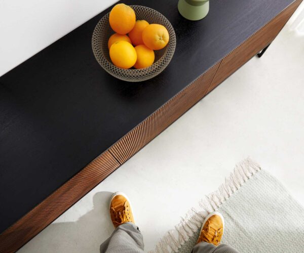 TV stolek Vaag 200 cm sheesham přírodní mango černá 4 dvířka - Image 6
